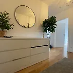 Modern Bright In An Amazing Location アパート *