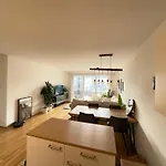 アパート Modern Bright In An Amazing Location *