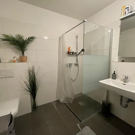 Modern Bright In An Amazing Location