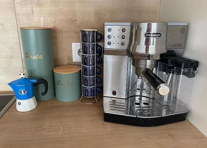 Modern Bright In An Amazing Location