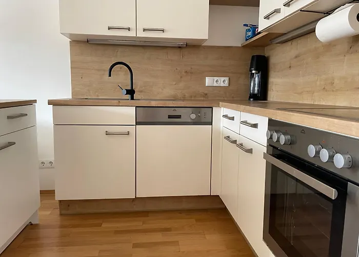 Modern Bright In An Amazing Location