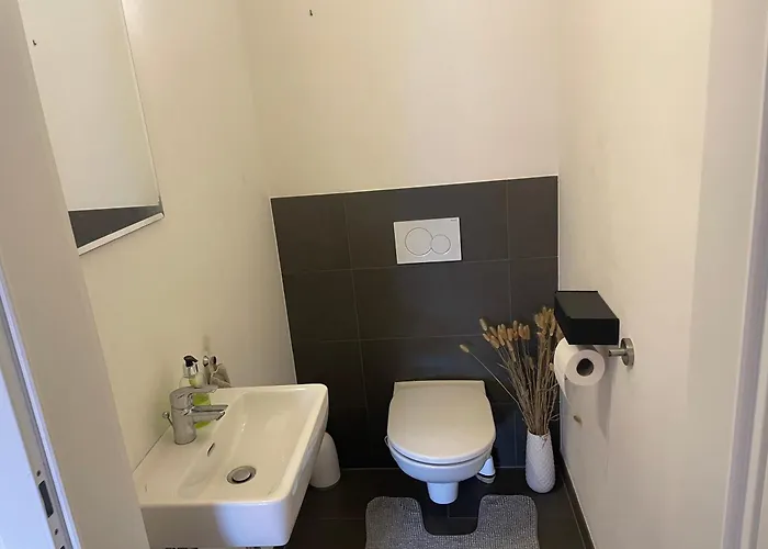 Modern Bright In An Amazing Location